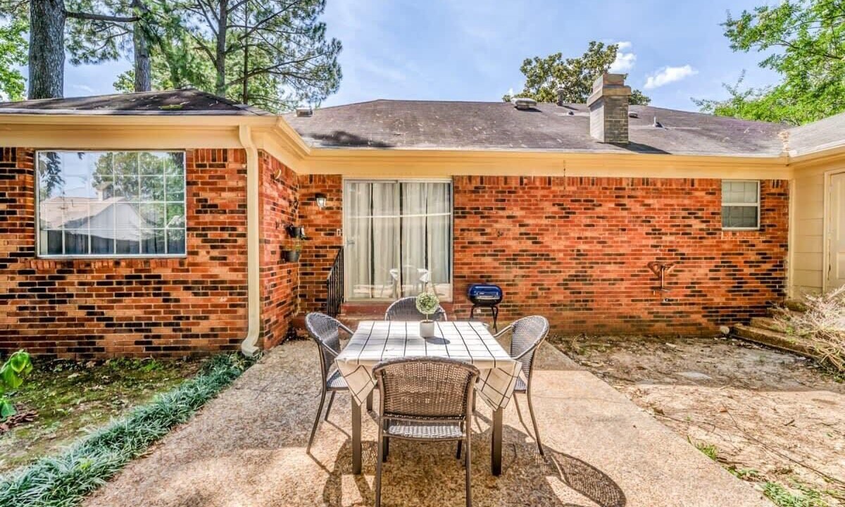 Photo of Outdoor in Hickory Hill