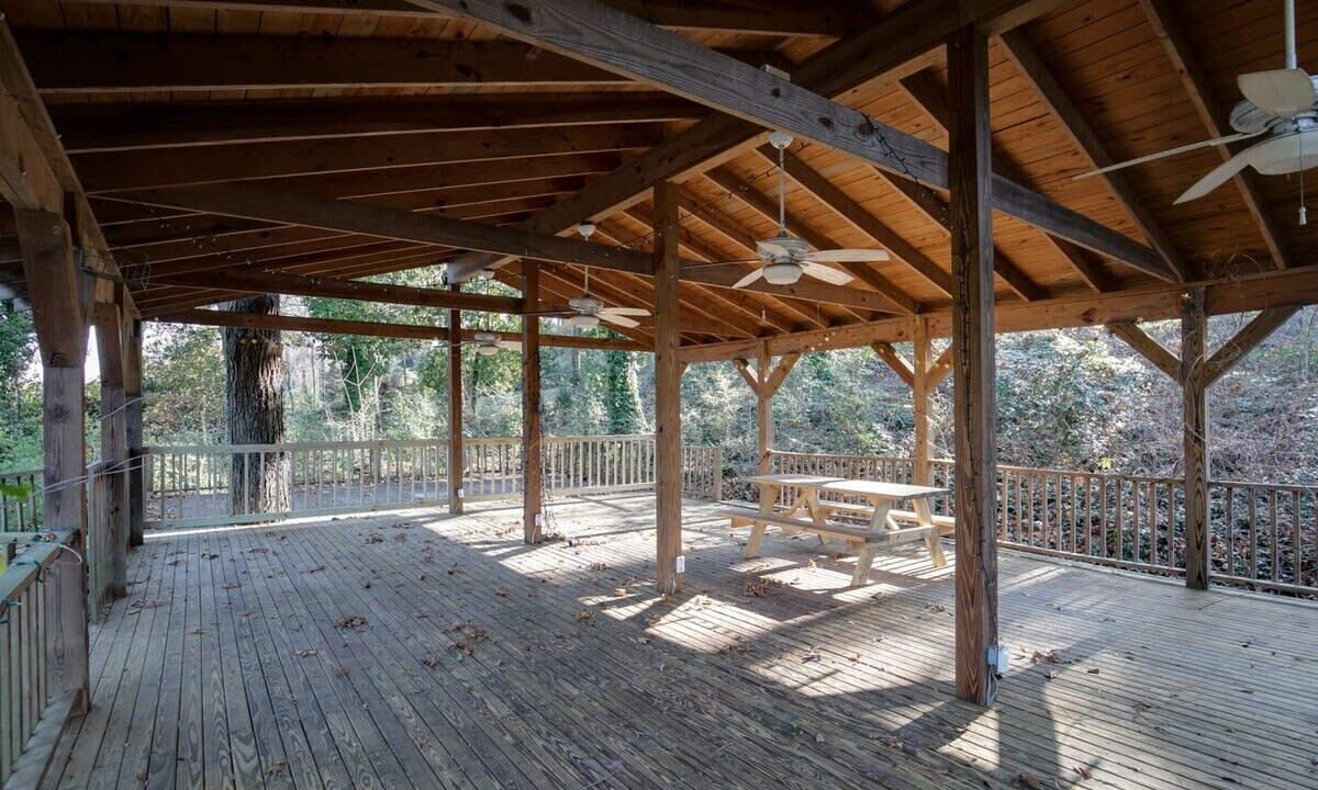 Photo of Outdoor in Redmont Park