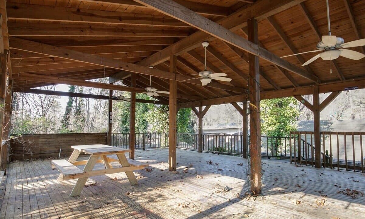 Photo of Outdoor in Redmont Park