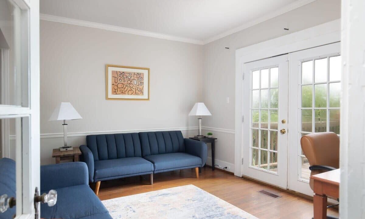 Photo of Livingroom in Redmont Park