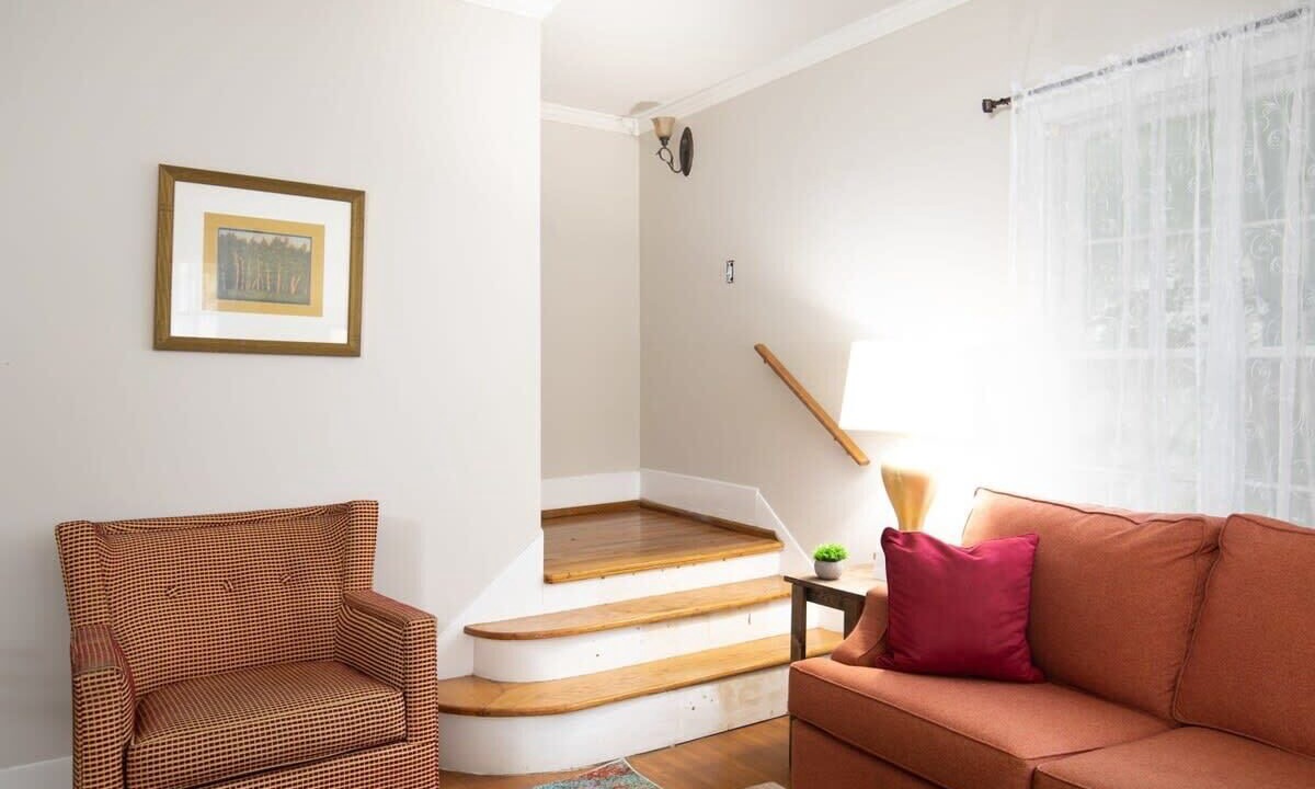 Photo of Livingroom in Redmont Park