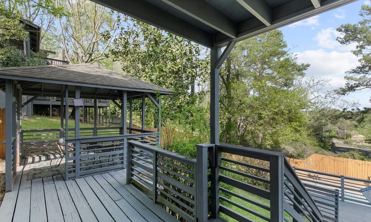 Photo of Patio Balcony in Crestline Heights