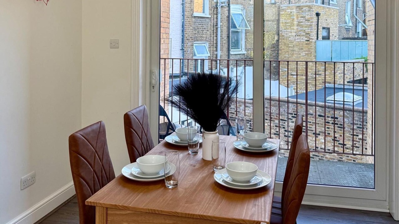 Photo of Others in Canonbury