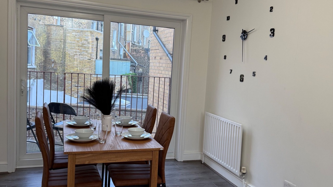 Photo of Others in Canonbury