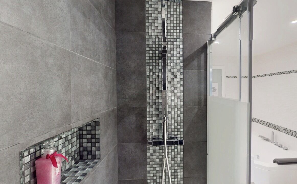 Photo of Bathroom in Osny