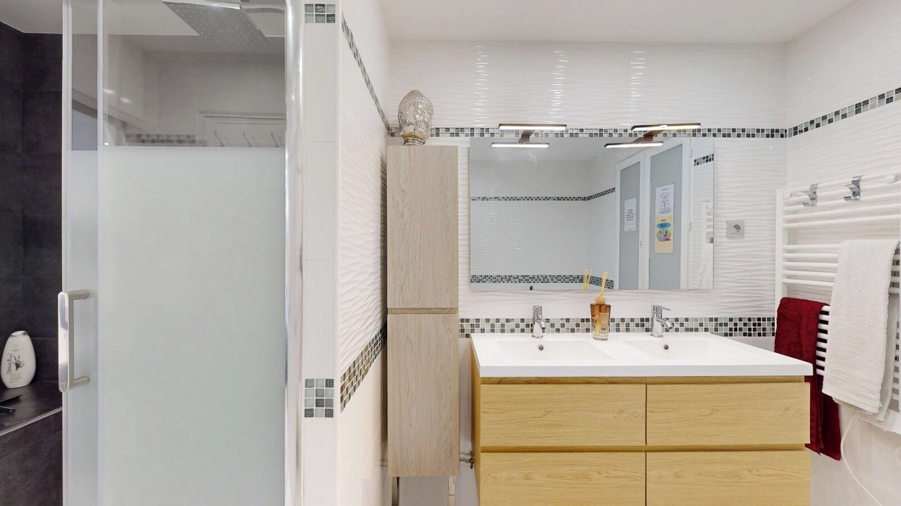 Photo of Bathroom in Osny