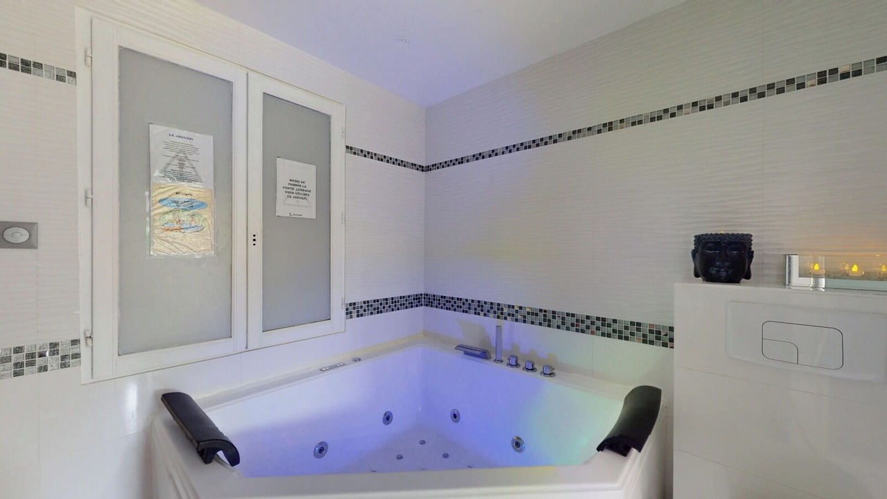 Photo of Bathroom in Osny