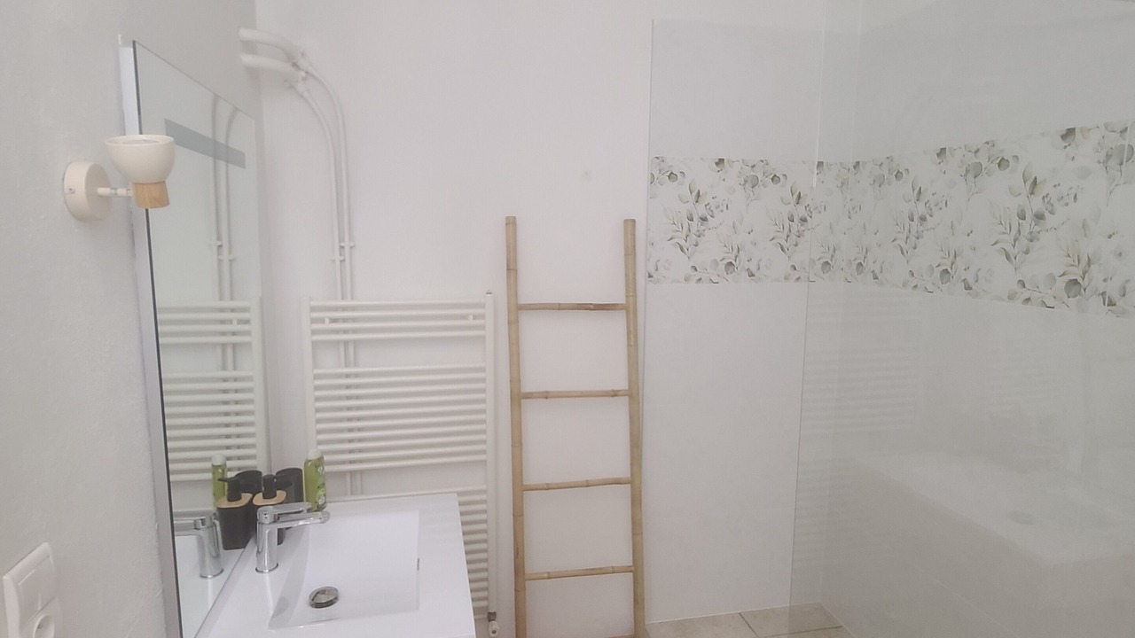 Photo of Bathroom in Cheille