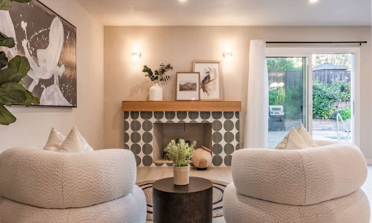 Photo of Livingroom in Fullerton