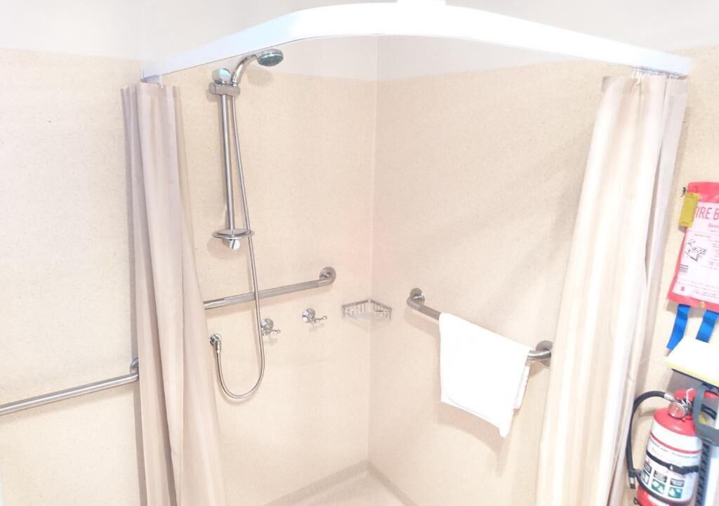 Photo of Bathroom in Lakes Entrance