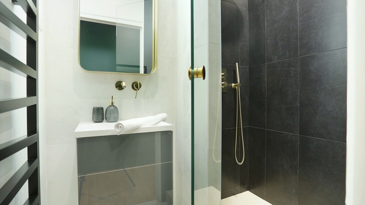Photo of Bathroom in Arts-et-Metiers