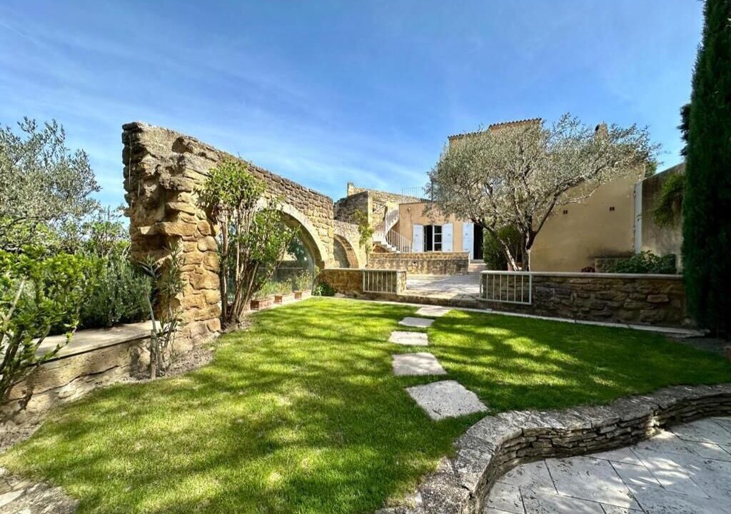 Photo of Outdoor in Grillon