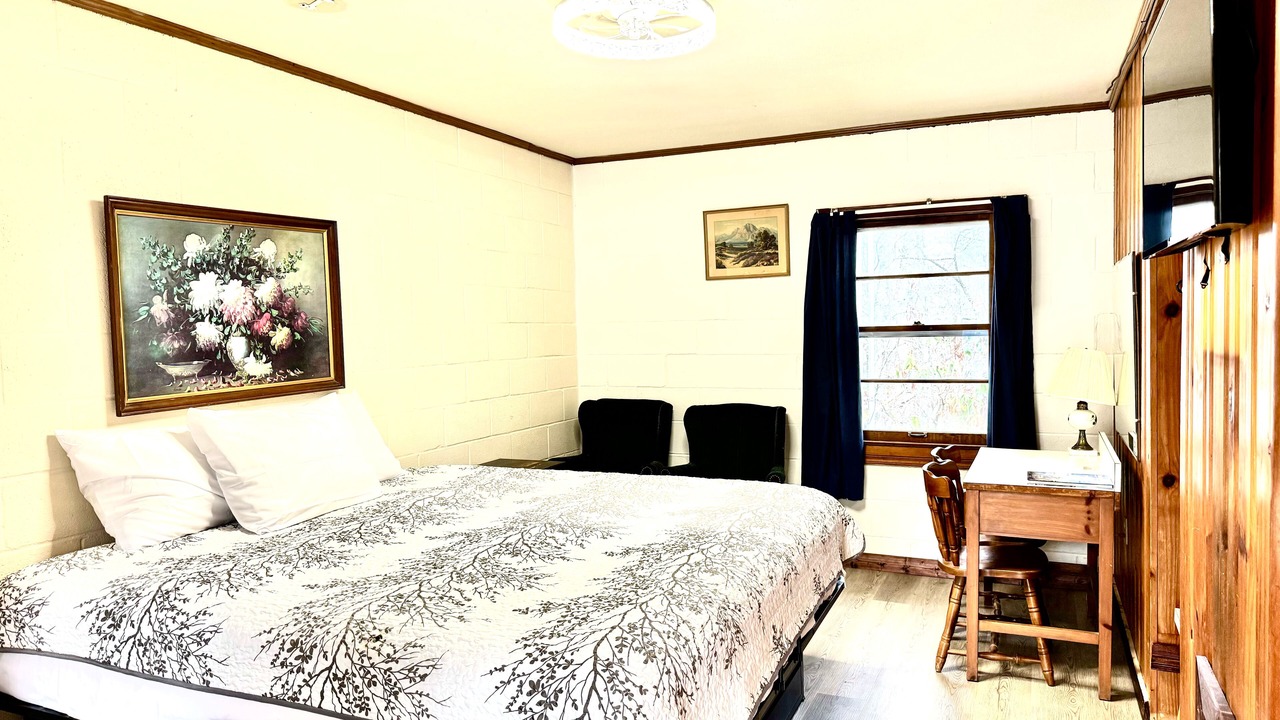 Photo of Bedroom in Linville Falls