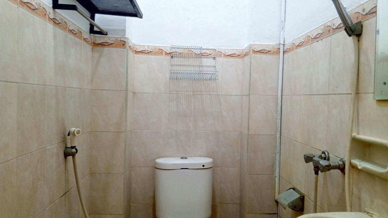 Photo of Bathroom in Gambir