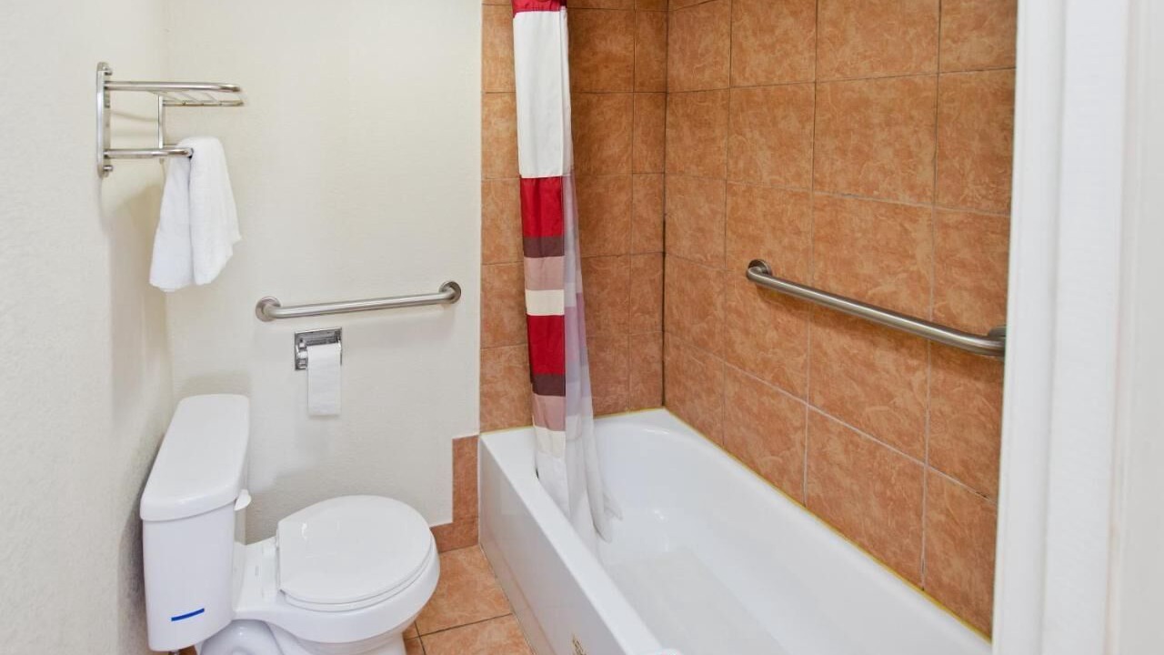 Photo of Bathroom in Blytheville