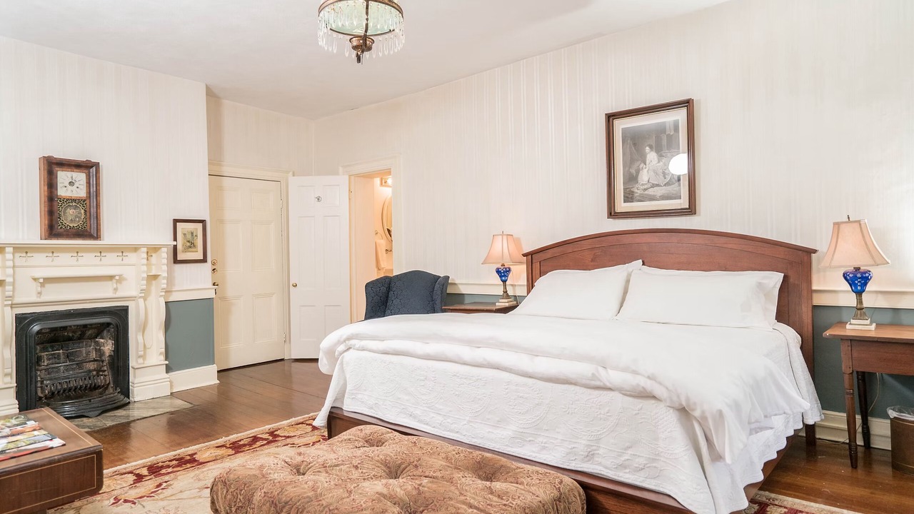 Photo of Bedroom in Lewisburg