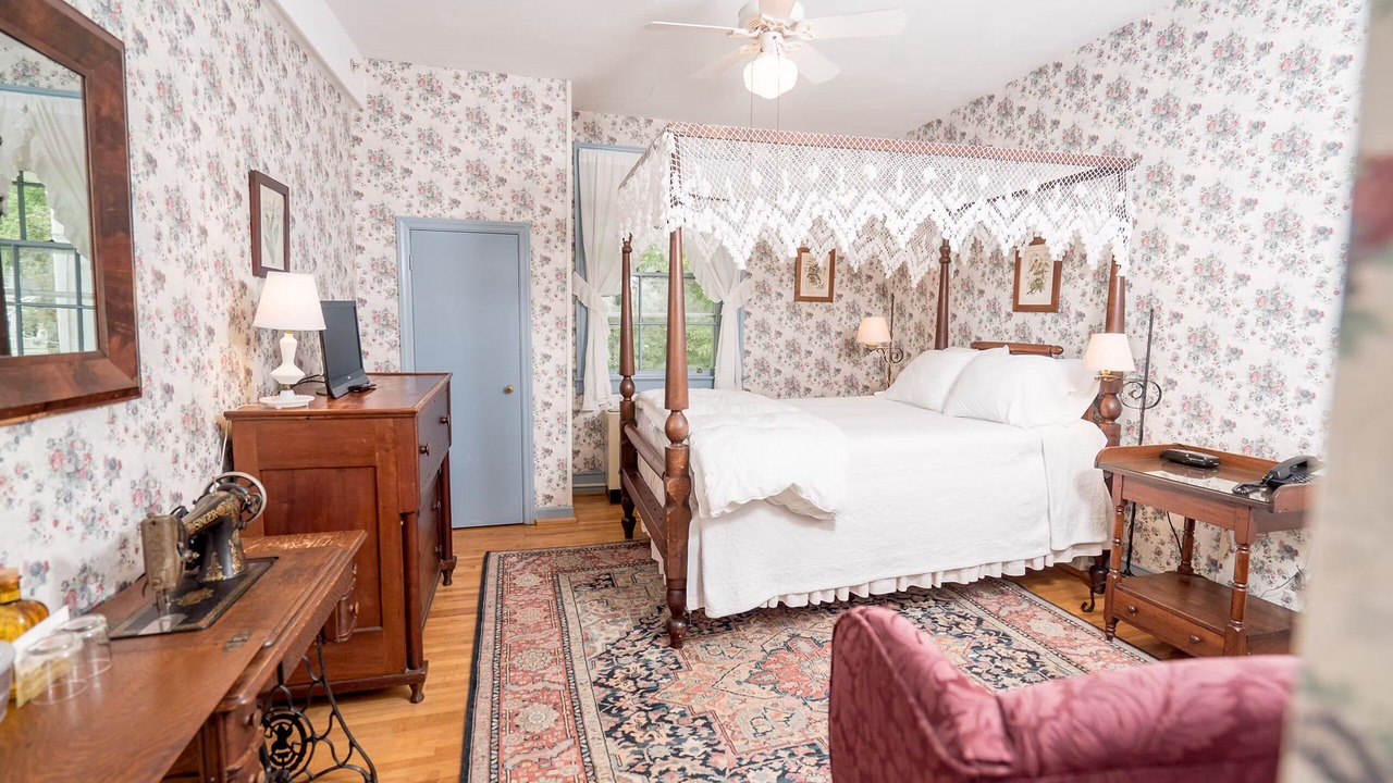 Photo of Bedroom in Lewisburg