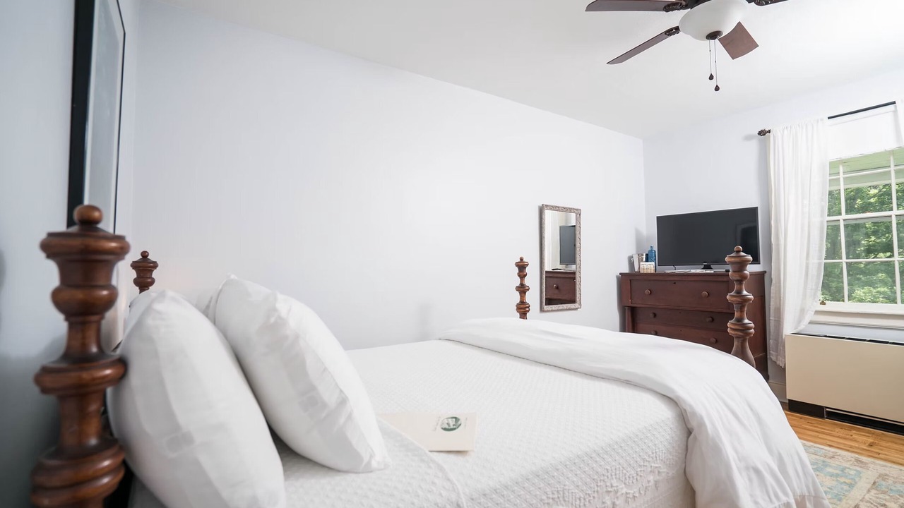 Photo of Bedroom in Lewisburg