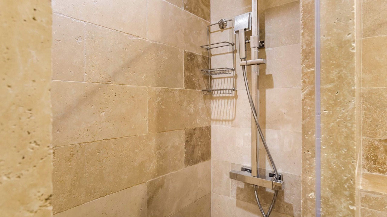 Photo of Bathroom in Arsenal