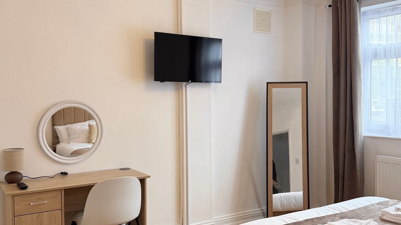 Photo of Others in Shadwell