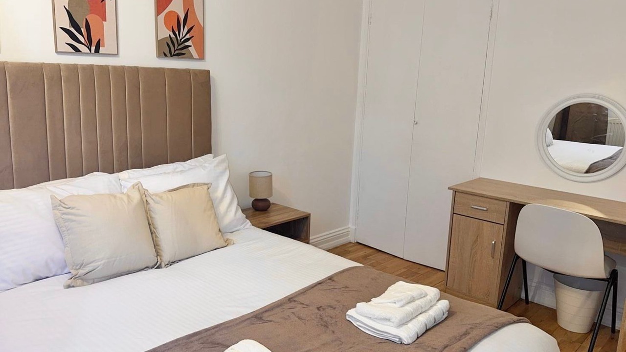 Photo of Others in Shadwell