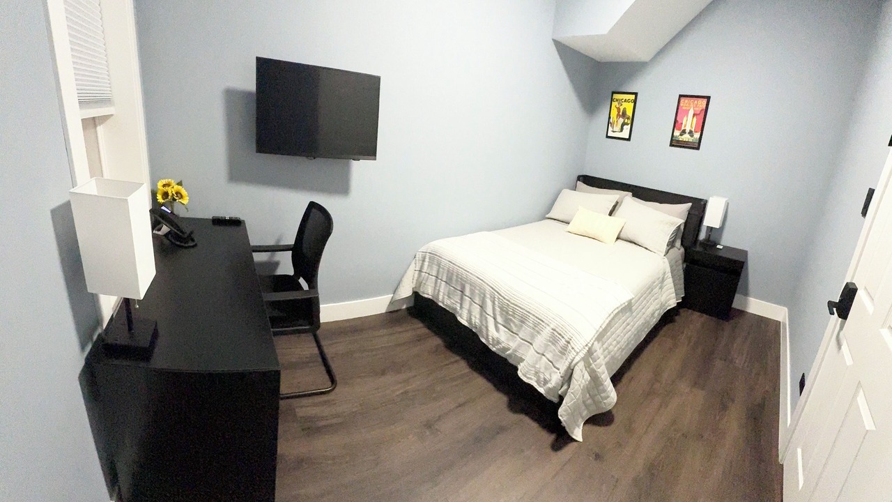 Photo of Bedroom in Lakeview
