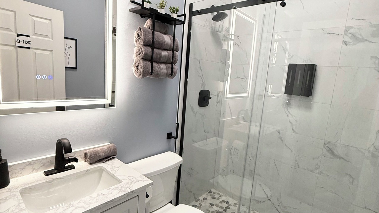 Photo of Bathroom in Lakeview