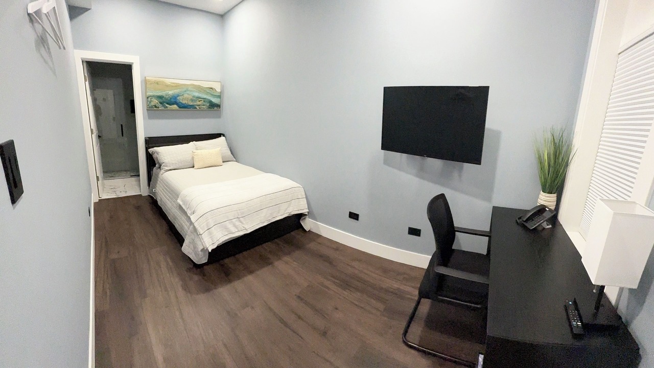 Photo of Bedroom in Lakeview