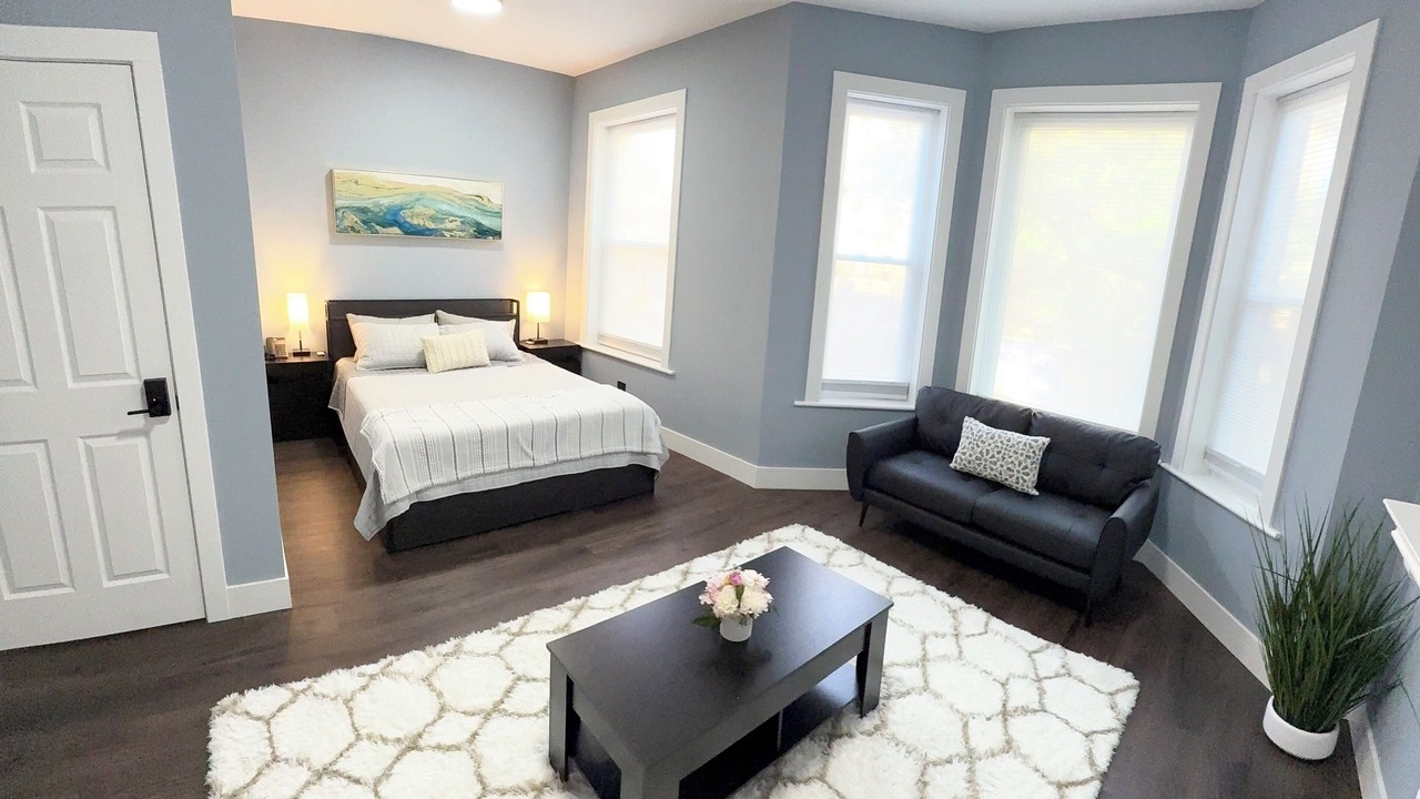 Photo of Bedroom in Lakeview