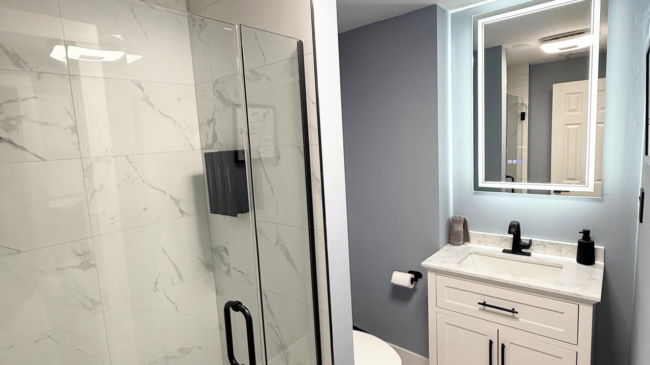 Photo of Bathroom in Lakeview