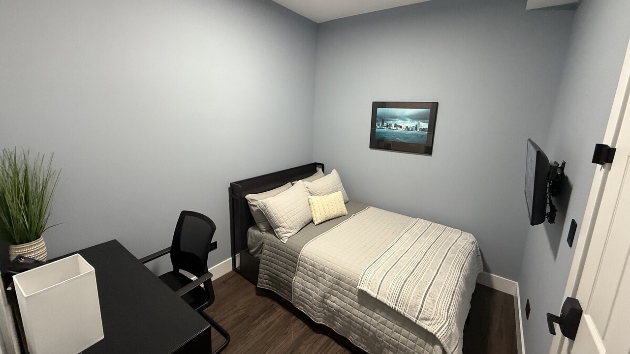 Photo of Bedroom in Lakeview