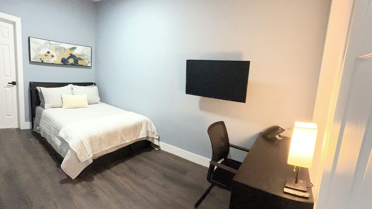 Photo of Bedroom in Lakeview