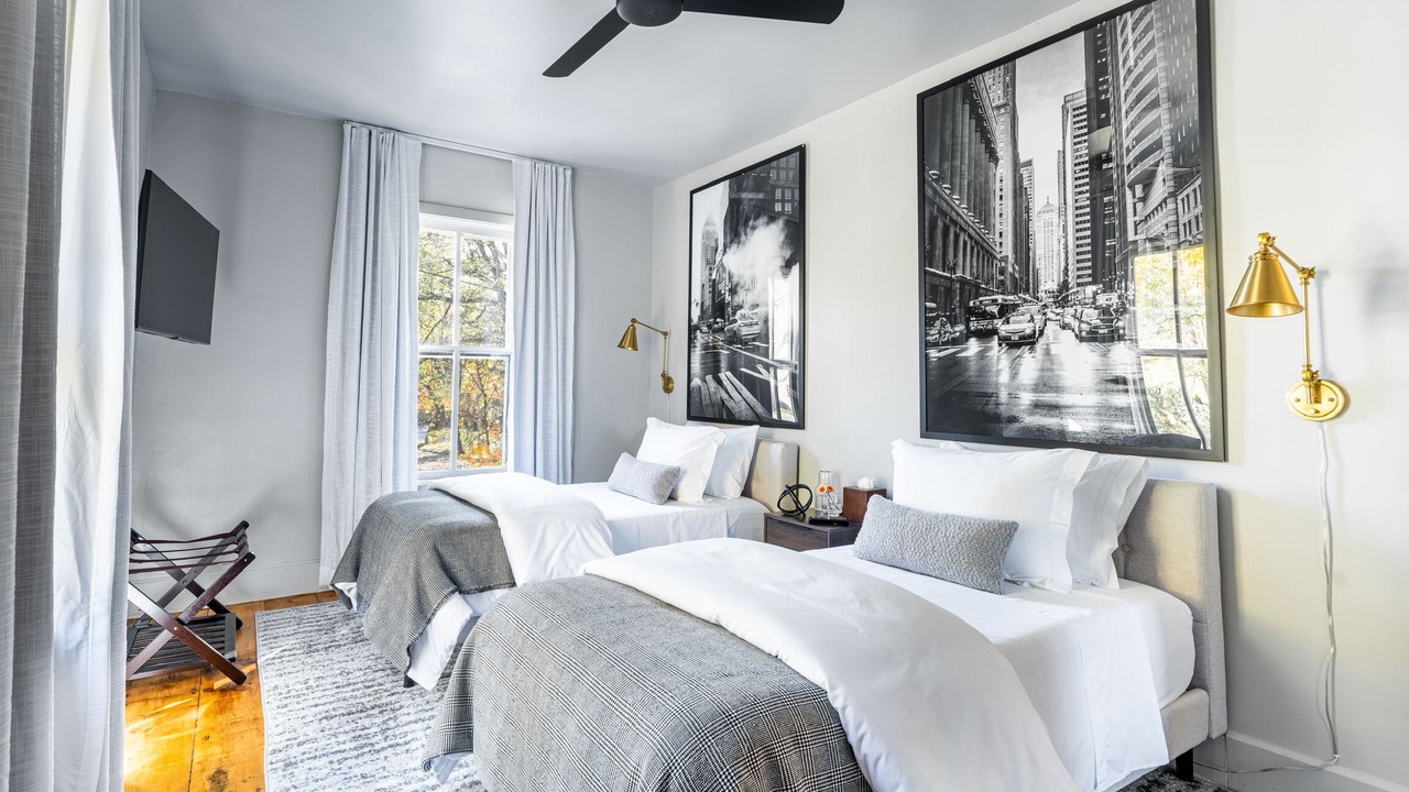 Photo of Others in Oak Hill