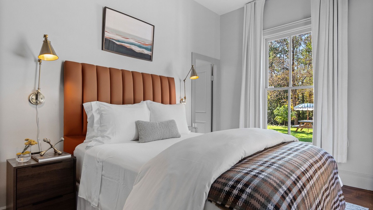 Photo of Bedroom in Oak Hill