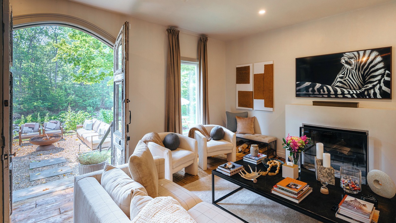 Photo of Livingroom in Oak Hill