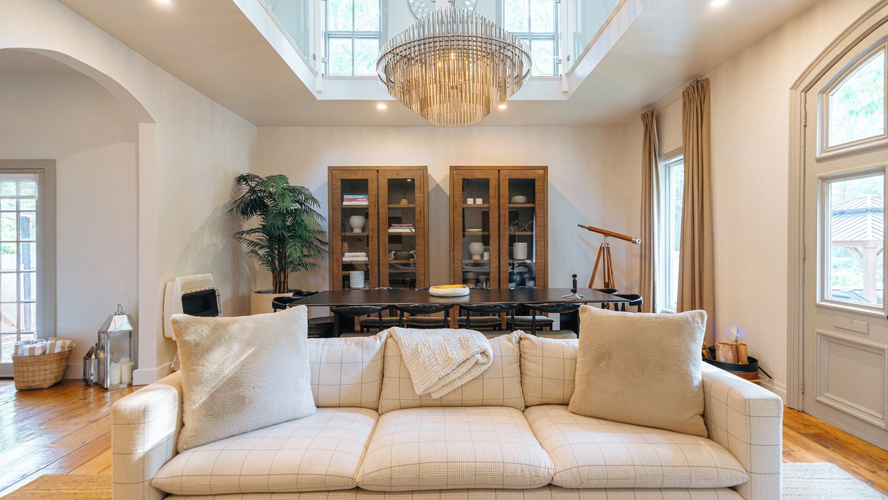 Photo of Livingroom in Oak Hill