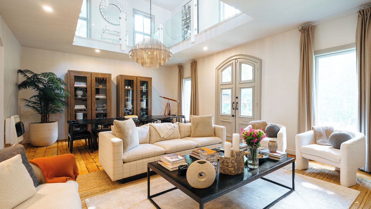 Photo of Livingroom in Oak Hill