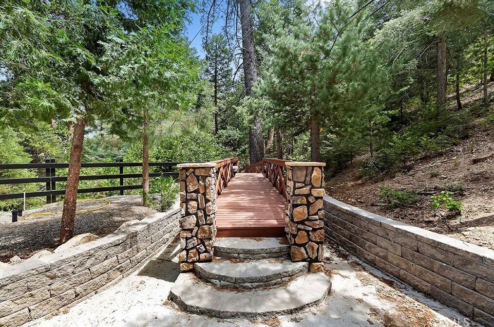 Photo of Outdoor in Lake Arrowhead