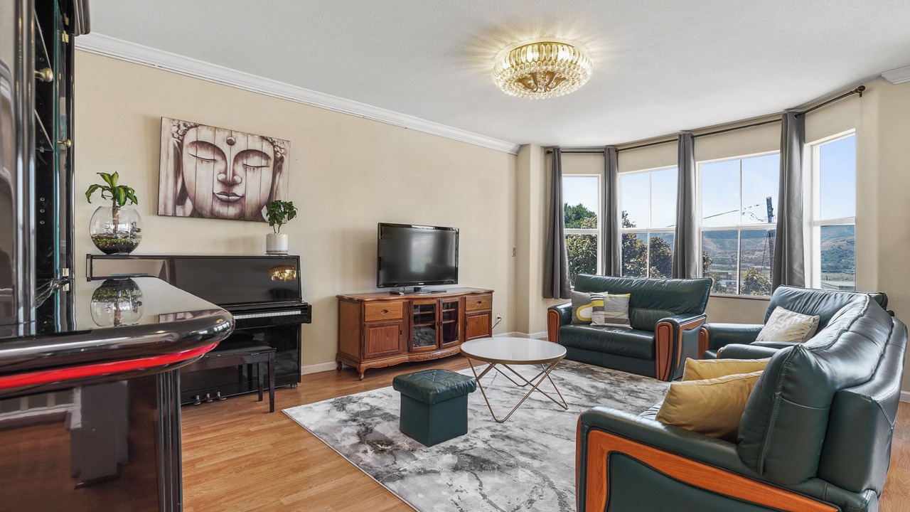 Photo of Livingroom in Little Hollywood