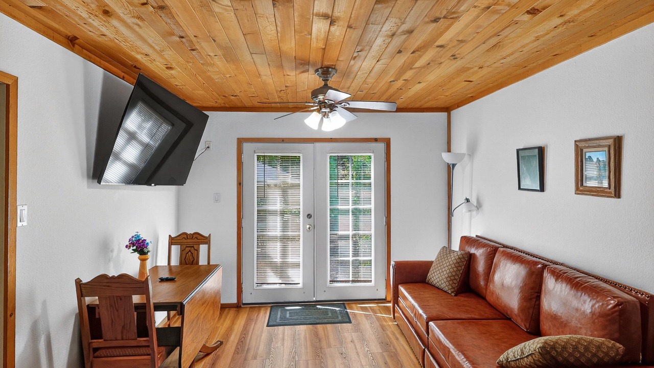 Photo of Bedroom in Cobb