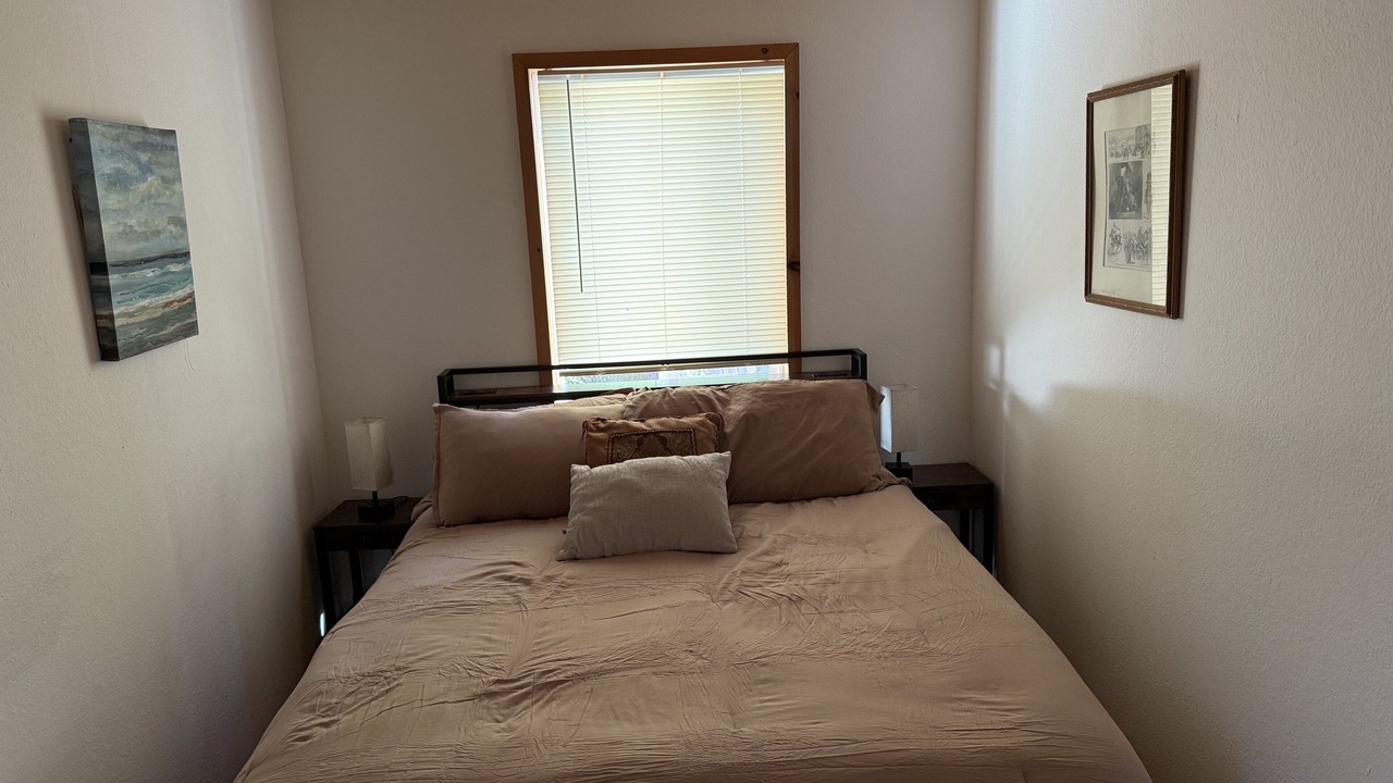 Photo of Bedroom in Cobb