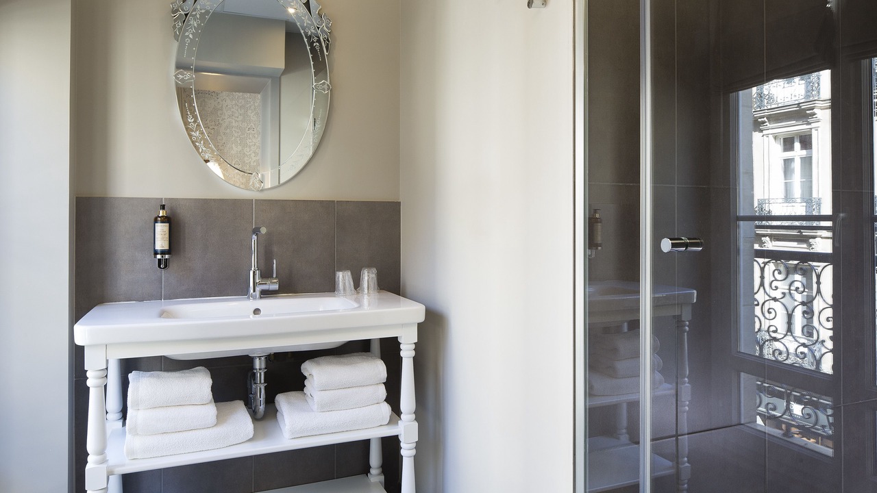 Photo of Bathroom in Centre