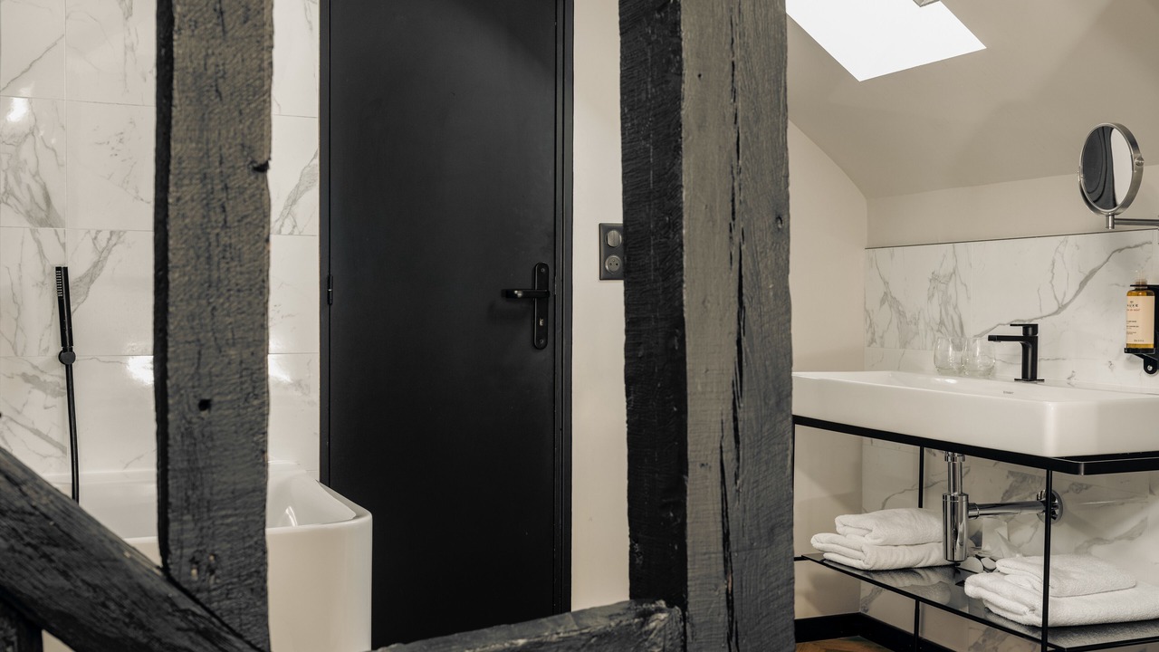 Photo of Bathroom in Centre