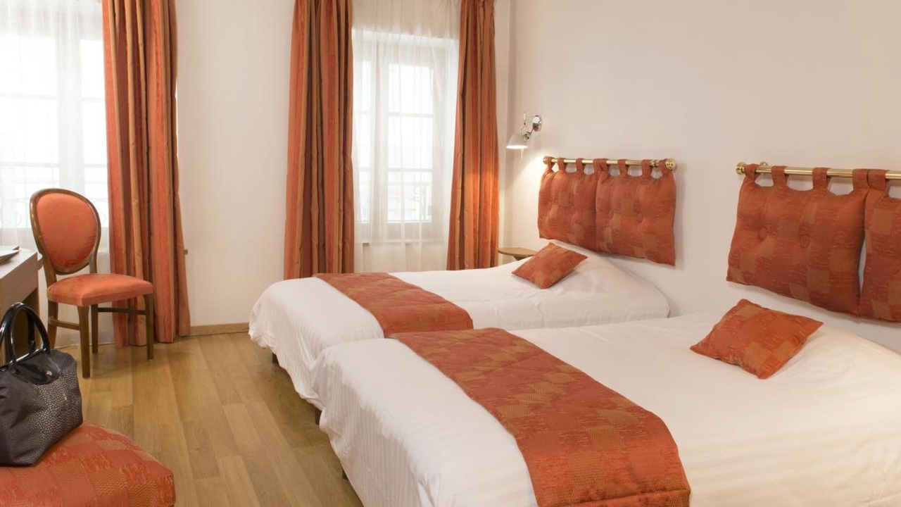 Photo of Others in Sedan