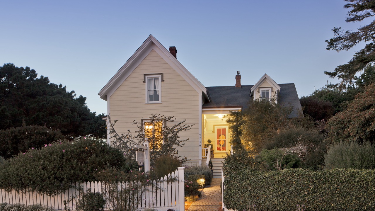 Photo of Buildings in Mendocino