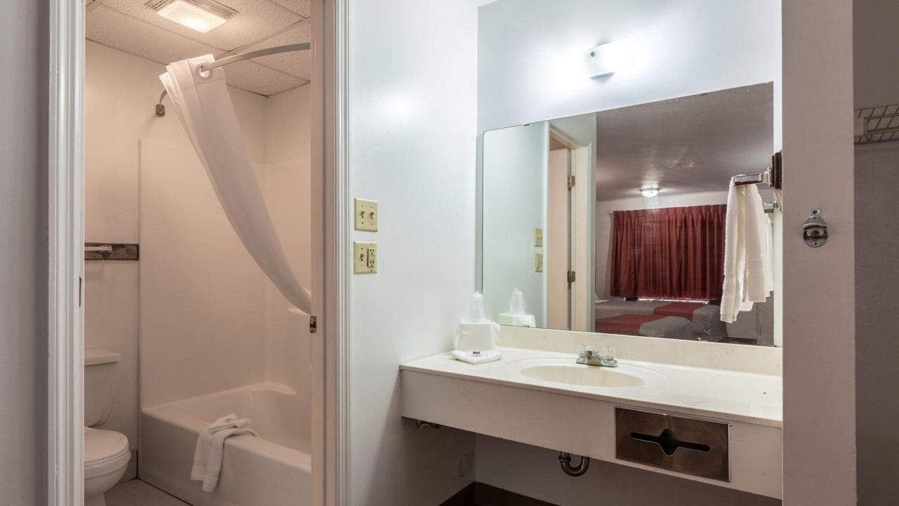 Photo of Others in Gadsden