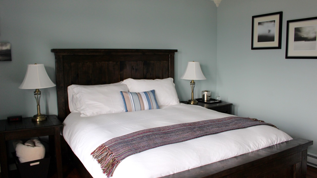 Photo of Bedroom in Bareneed