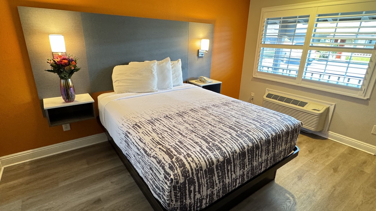 Photo of Bedroom in Munras Avenue