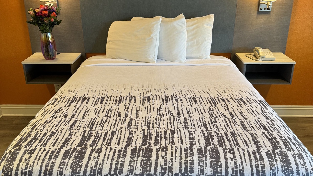 Photo of Bedroom in Munras Avenue