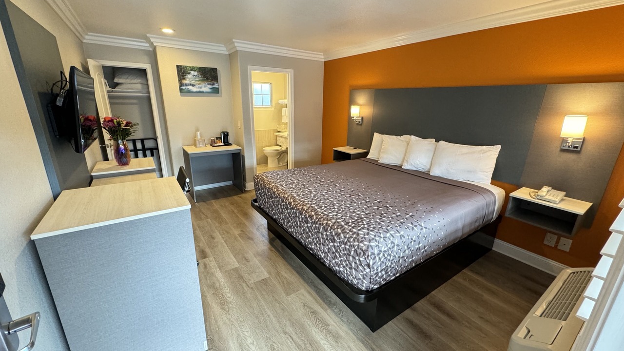 Photo of Bedroom in Munras Avenue